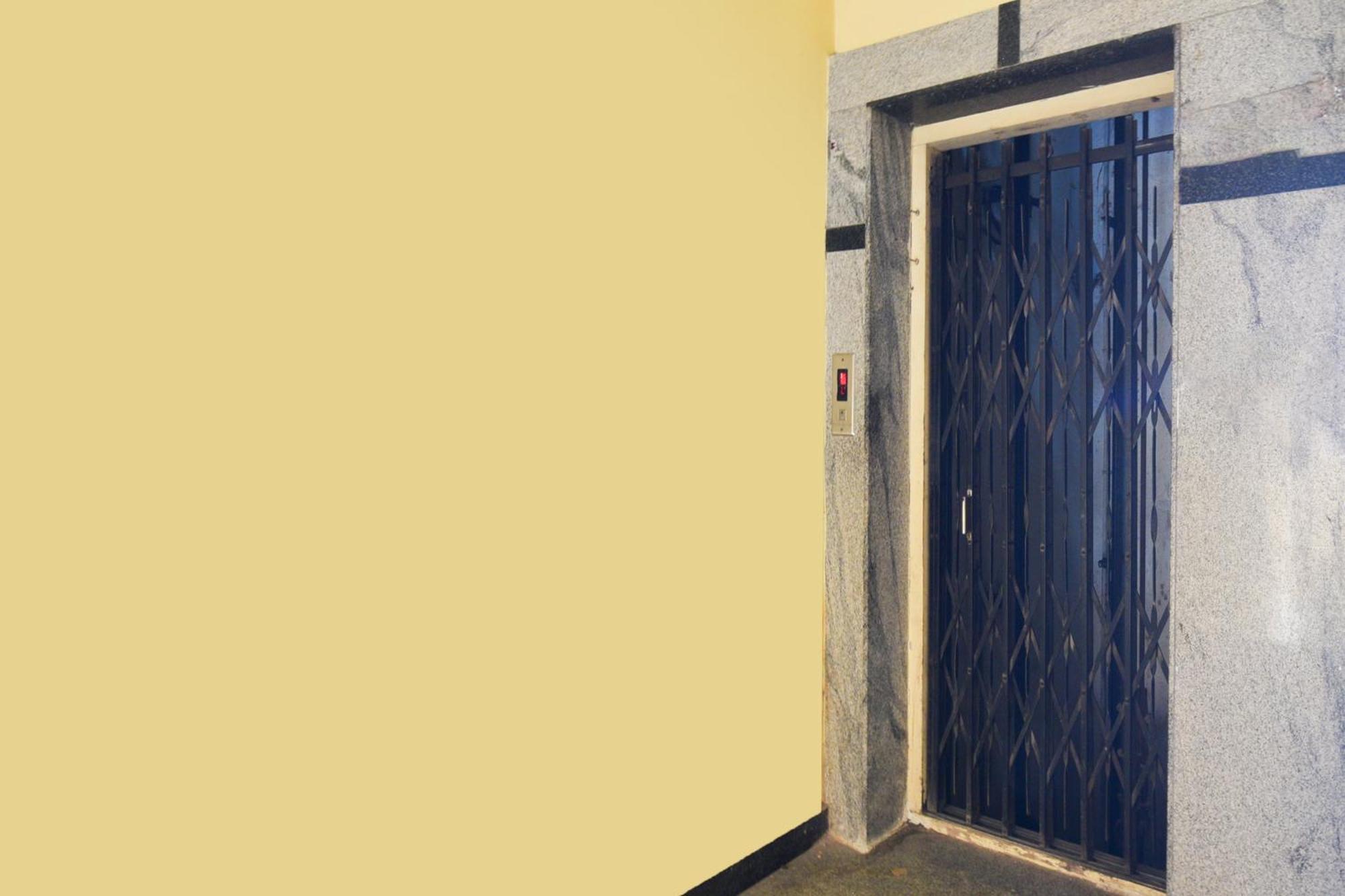 Hotel O Lucky Grand Haiderabad Buitenkant foto