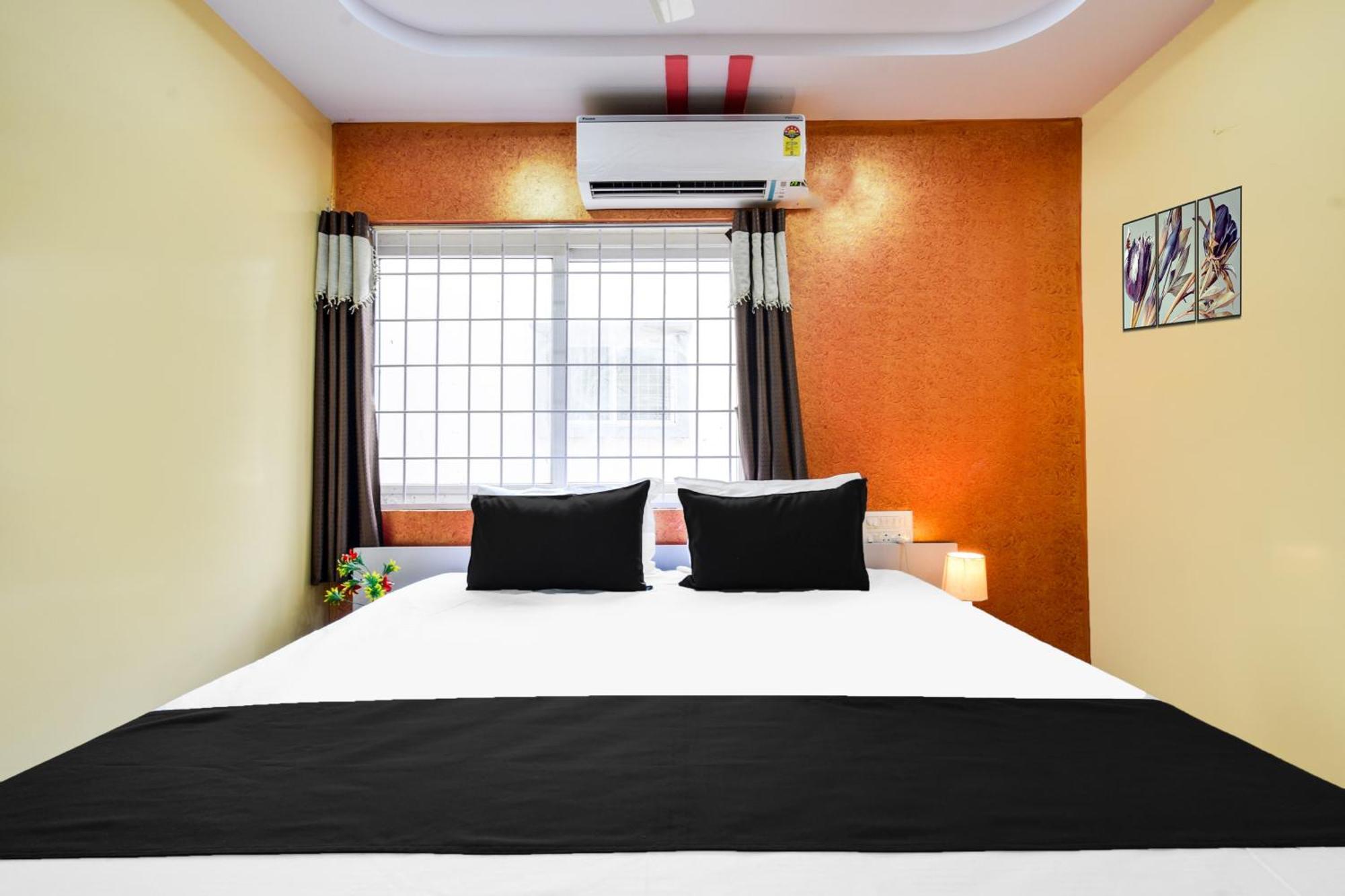 Hotel O Lucky Grand Haiderabad Buitenkant foto