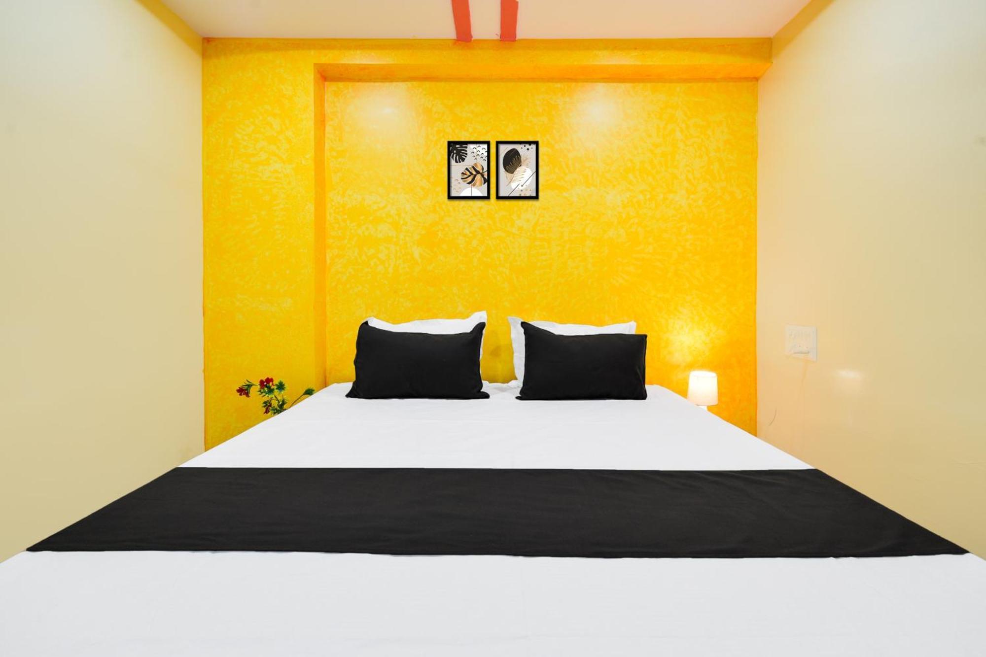 Hotel O Lucky Grand Haiderabad Buitenkant foto