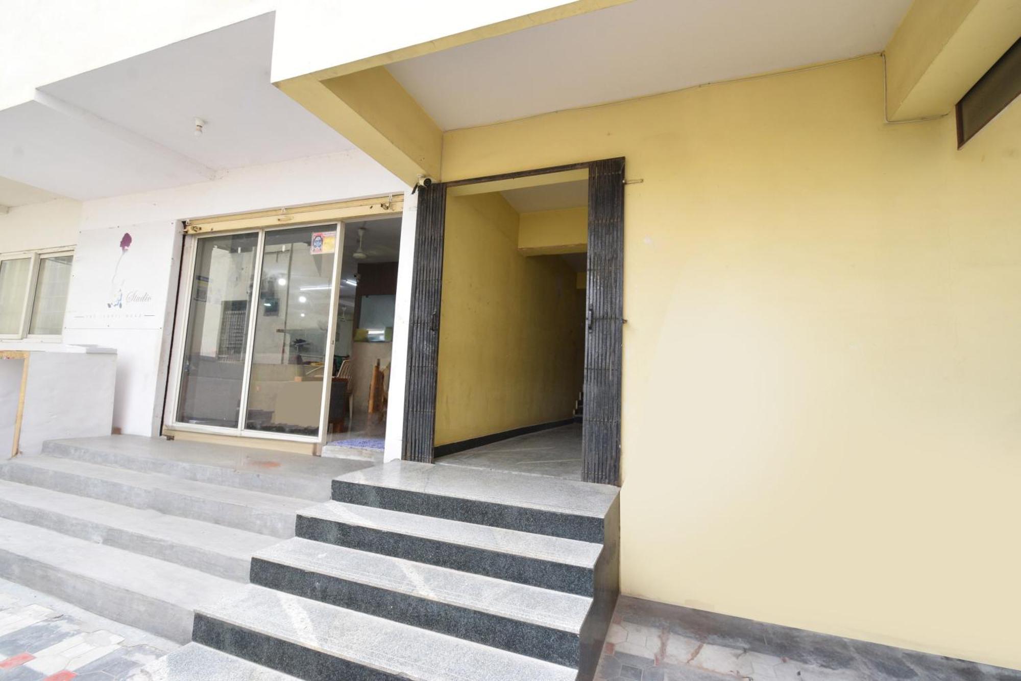 Hotel O Lucky Grand Haiderabad Buitenkant foto