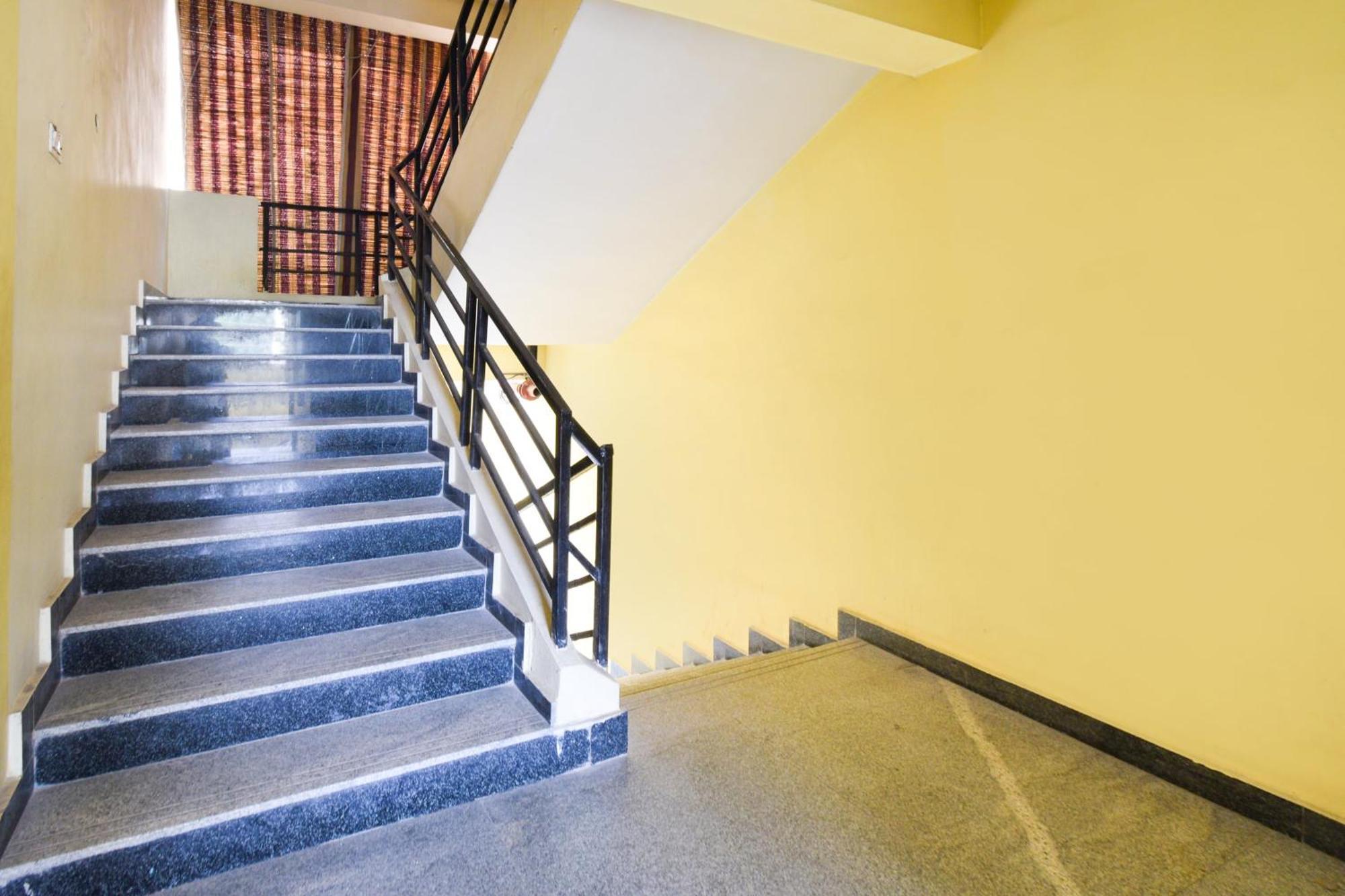Hotel O Lucky Grand Haiderabad Buitenkant foto