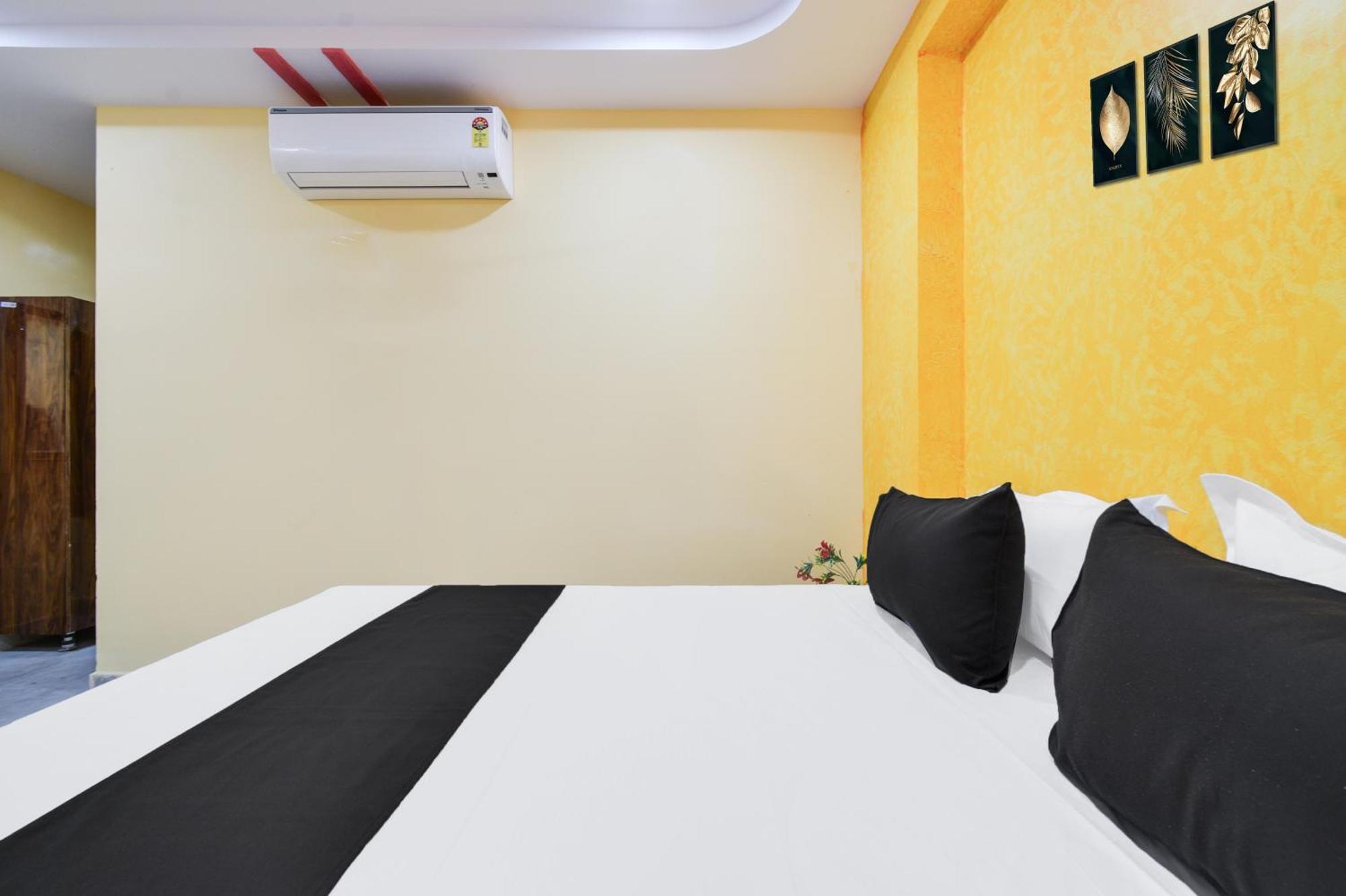 Hotel O Lucky Grand Haiderabad Buitenkant foto