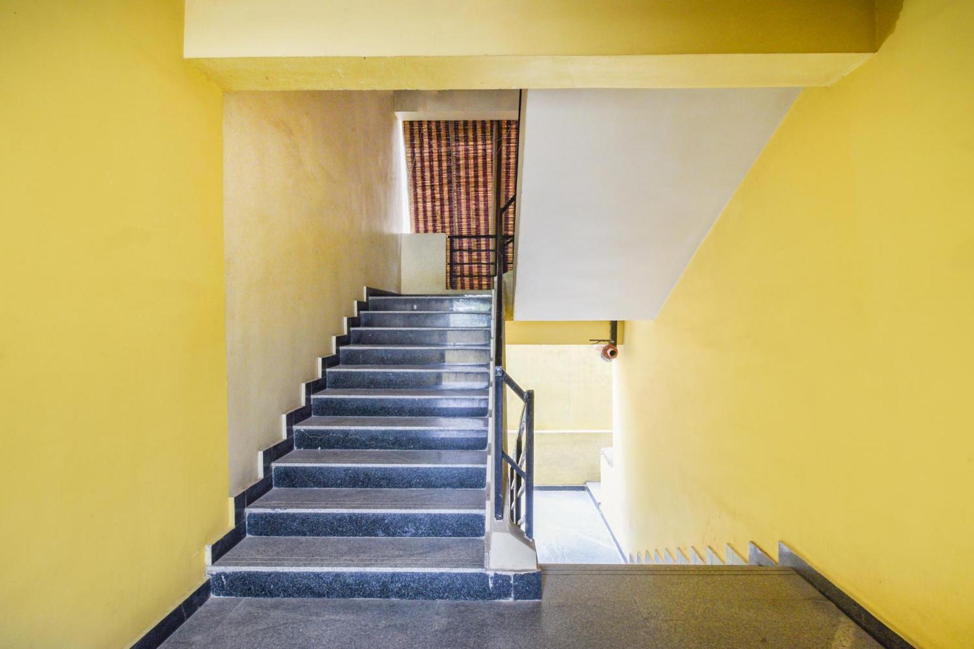 Hotel O Lucky Grand Haiderabad Buitenkant foto