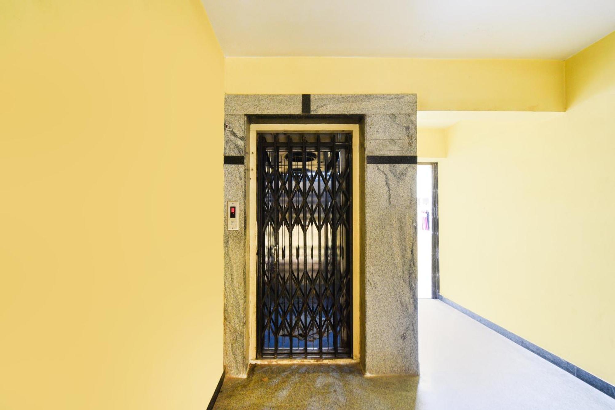 Hotel O Lucky Grand Haiderabad Buitenkant foto