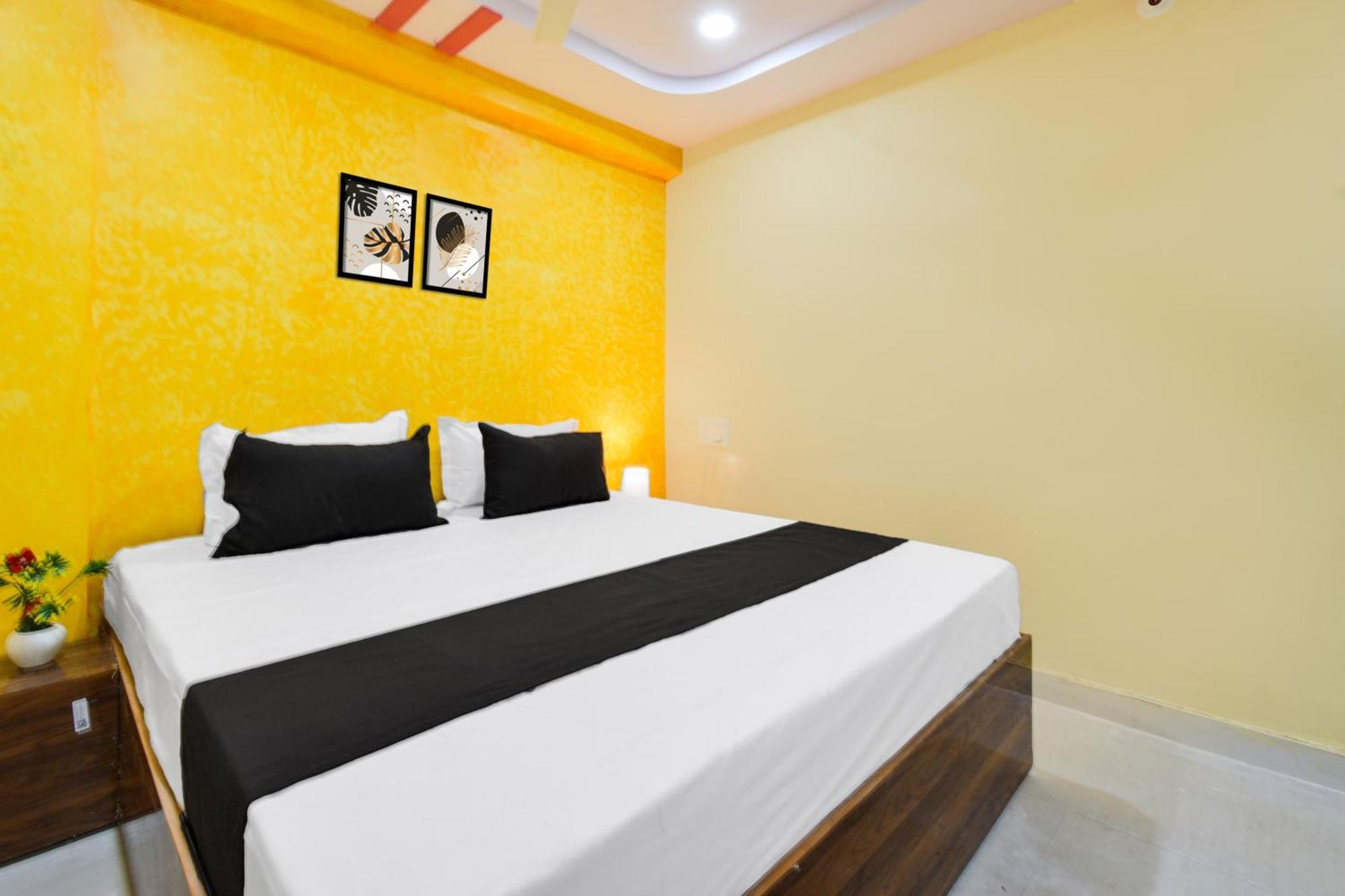 Hotel O Lucky Grand Haiderabad Buitenkant foto