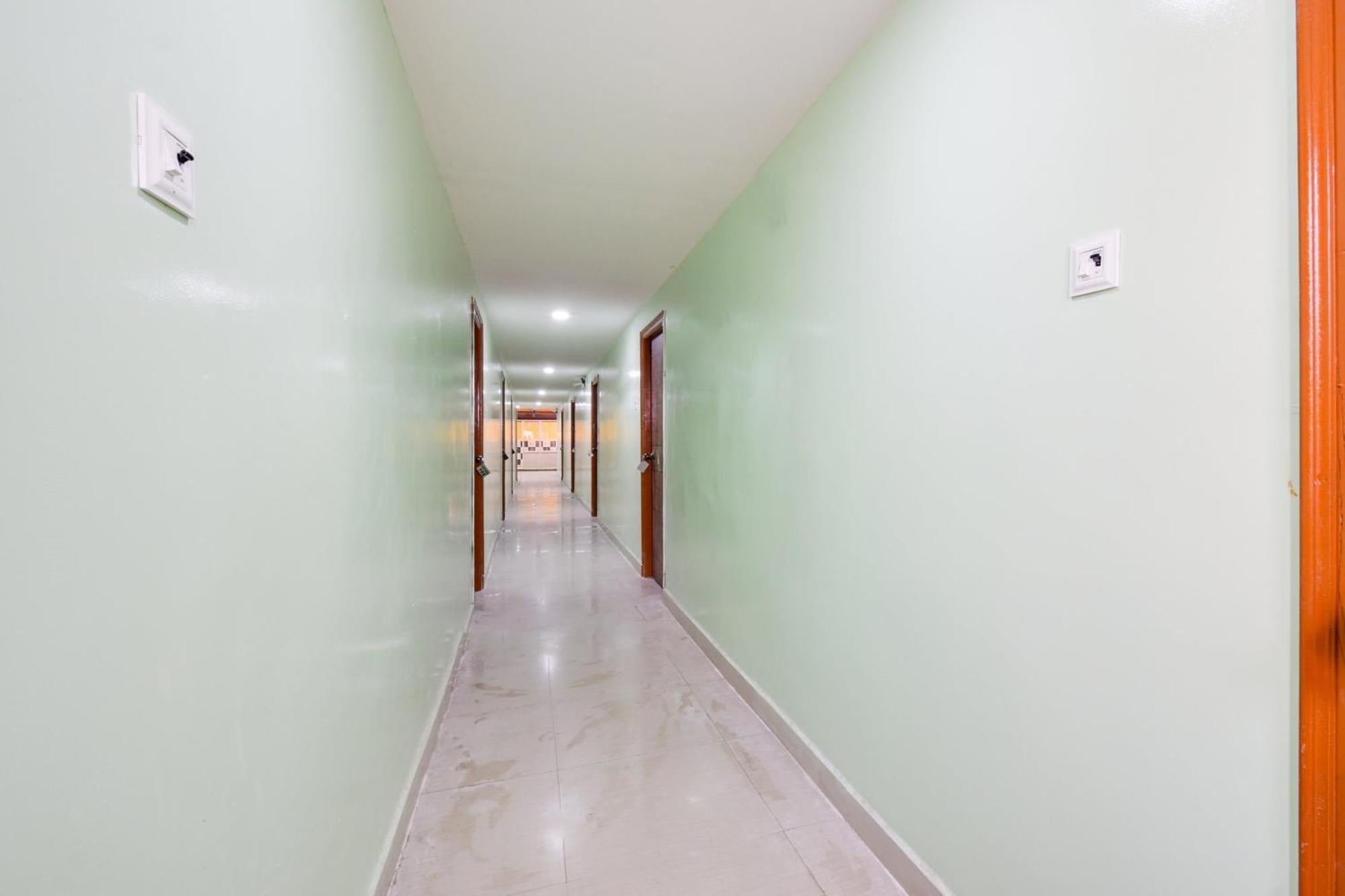 Hotel O Lucky Grand Haiderabad Buitenkant foto