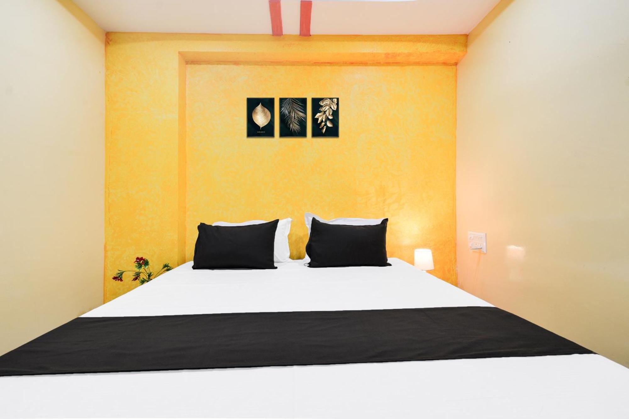 Hotel O Lucky Grand Haiderabad Buitenkant foto